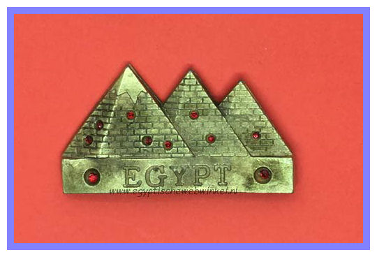 Decorative magnet pyramids